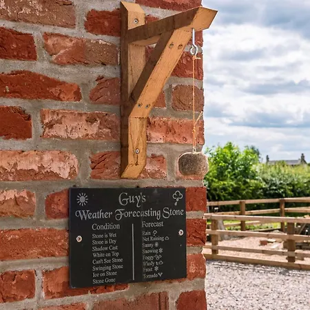 Brecks Farm - Cow Kennels *