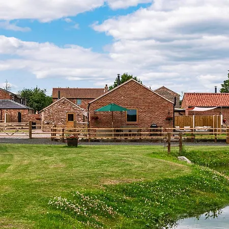 Brecks Farm - Cow Kennels